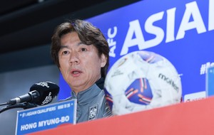 S. Korea coach seeks communication, leadership skills from players in World Cup qualifying match