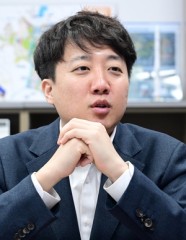 [인터뷰] '대선 주자' 이준석 "김정은과 조건 없는 대화 제안할 것...朴 예방할 생각 없어"