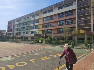 Inside Korea's empty classrooms and efforts to reimagine them