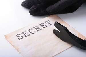 Chinese national arrested for alleged attempt to buy military secrets