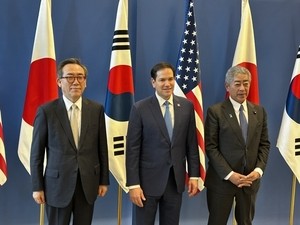 Top diplomats of S. Korea, US, Japan meet in Brussels after Trump's tariff announcement