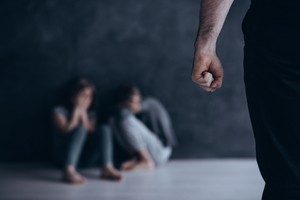 Man attacks wife and daughter, falls to death with wife