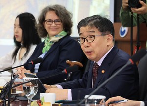 Anti-corruption watchdog engages foreign business leaders to boost investment climate