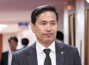 No first South Korea-US defense talks before election as Seoul’s chief skips Shangri-La