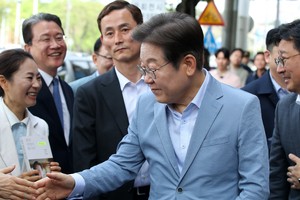 Policy Watch: Lee Jae-myung targets conservative bastion Yeongnam with development pledges