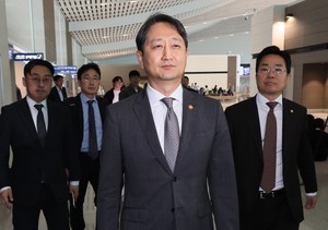 Seoul to discuss cooperation with US in shipbuilding, energy at trade consultation: minister