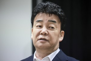 'Culinary Class Wars' star Paik Jong-won faces mounting controversies amid business, TV uncertainty