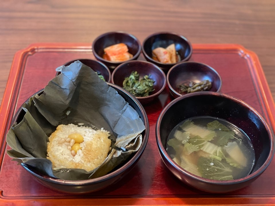 Youmi, the main course of the Won (Vow) Course at Balwoo Gongyang (Hong Yoo/ The Korea Herald)