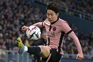 Lee Kang-in stays on bench in PSG's win in UEFA Champions League semis