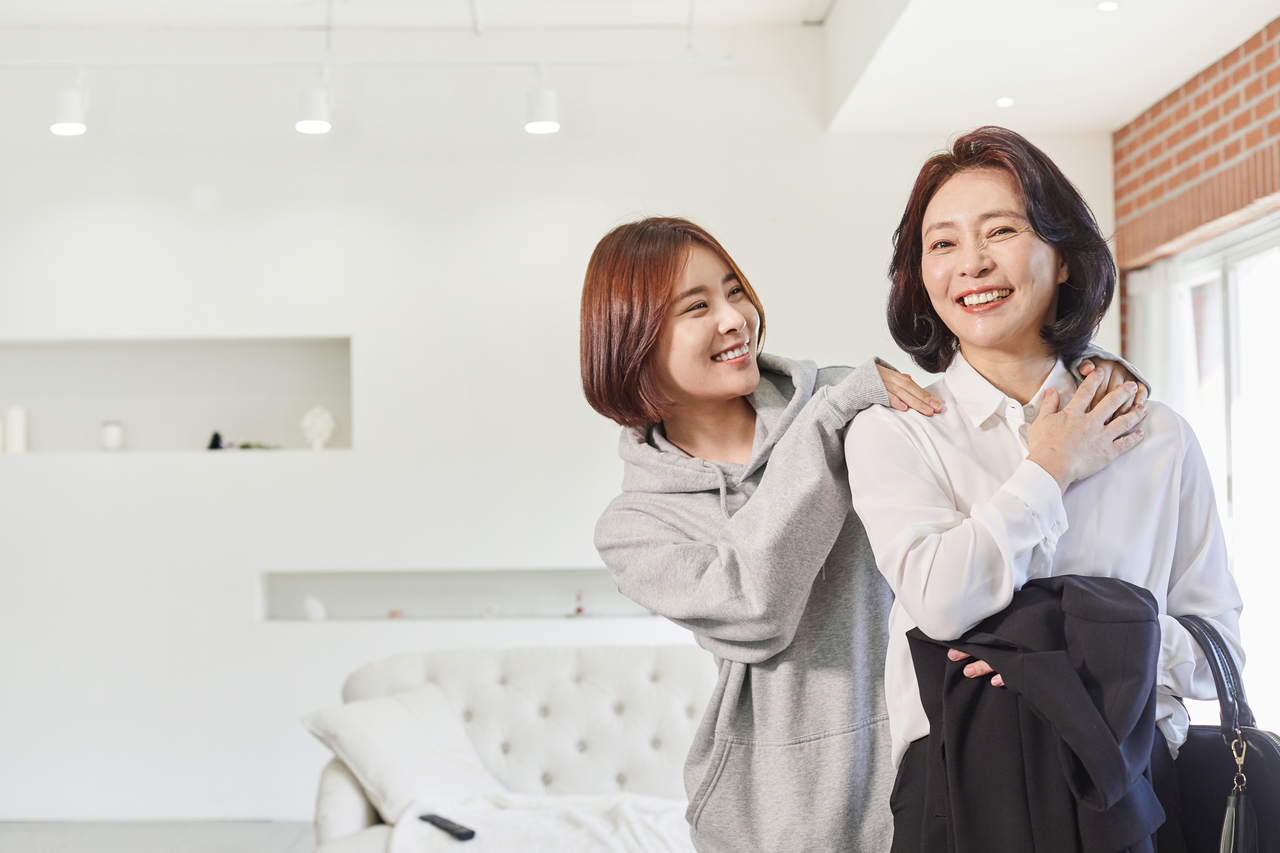 In South Korea, it has traditionally been common for young adults to live with their parents until they get married and start their own families. Younger generations are upholding this tradition not just out of custom, but for personal and practical reasons. (GettyImages)