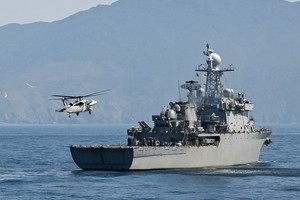 Navy holds maritime defense drills in waters off western, southern coasts