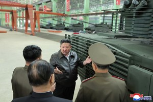 NK leader inspects tank factory, voices satisfaction over indigenous tanks