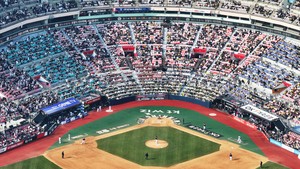KBO sets single-day preseason attendance record