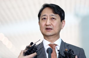 Industry minister vows utmost efforts to remove S. Korea from DOE 'sensitive country' list