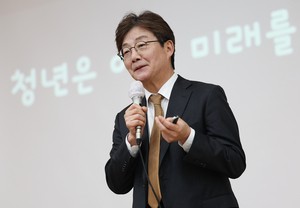 Former four-term lawmaker opts out of conservative party primary