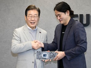 Lee Jae-myung calls for state-led AI investment in 1st campaign outing
