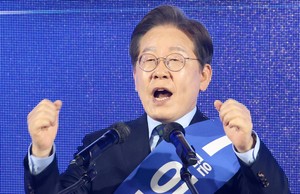 Lee Jae-myung surges ahead in Democratic Party of Korea presidential primaries