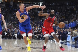 Nuggets rally late in Game 1, upend Clippers in OT