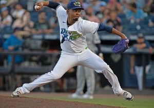 Rays rally in 9th, hit walk-off HR in 10th to stun Yanks