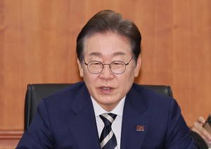 Lee Jae-myung pledges to eliminate 'Korea discount,' achieve 5,000-point Kospi