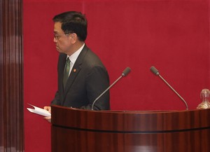 [Breaking] Finance Minister Choi Sang-mok resigns after Assembly moves to impeach him