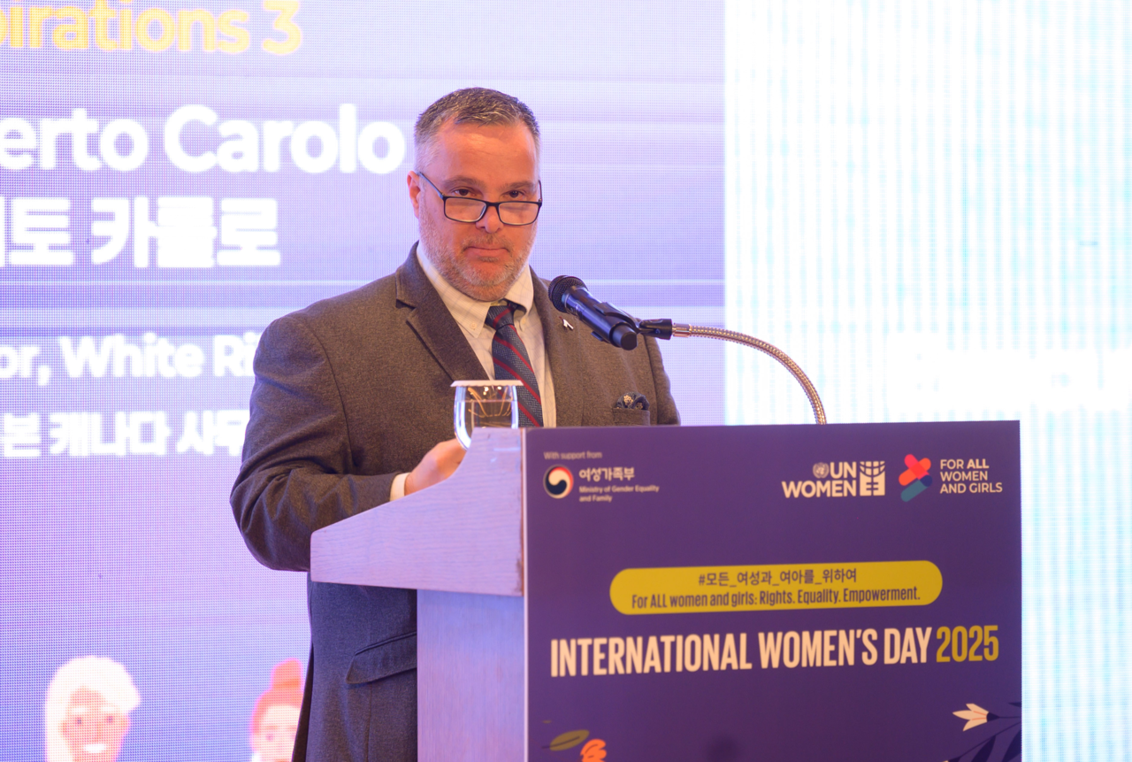Humberto Carolo, CEO of White Ribbon Canada, gives a keynote speech at an event for International Women's Day 2025, held by the UN Women Knowledge and Partnerships Centre in the Republic of Korea on March 12 at Lotte Hotel Seoul. (UN Women)